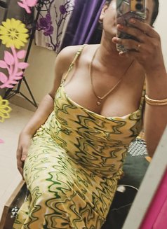 Shemale (madhu) Ladyboy Cut Cock & Big B - Acompañantes transexual in Chennai Photo 15 of 19