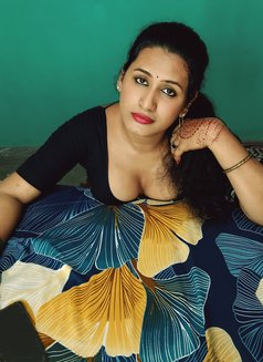 Shemale (madhu) Ladyboy Cut Cock & Big B - Acompañantes transexual in Chennai Photo 19 of 19