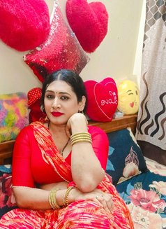 Shemale (madhu) Ladyboy Cut Cock & Big B - Transsexual escort in Chennai Photo 21 of 25