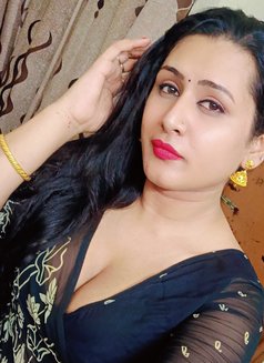 Shemale (madhu) Ladyboy Cut Cock & Big B - Transsexual escort in Chennai Photo 24 of 25