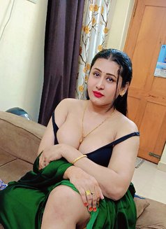 Shemale (madhu) Ladyboy Cut Cock & Big B - Transsexual escort in Chennai Photo 18 of 22