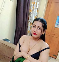 Shemale (madhu) Ladyboy Cut Cock & Big B - Transsexual escort in Chennai