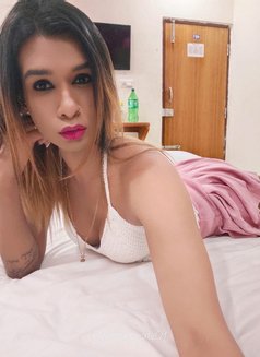 Shemale Mistress Top With Monster Rod - Acompañantes transexual in Bangalore Photo 14 of 15