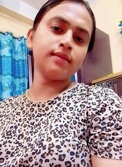 Shemale Nusrat - Acompañantes transexual in Dhaka Photo 1 of 5