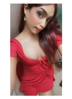 SHEMALE RUHI PAUL AVAILABLE - Transsexual escort in New Delhi Photo 3 of 10