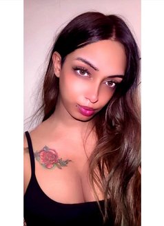 SHEMALE RUHI PAUL( BIG 34-7+DICK) - Acompañantes transexual in New Delhi Photo 5 of 19