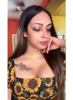 SHEMALE RUHI PAUL( BIG 34-7+DICK) - Acompañantes transexual in New Delhi Photo 7 of 19