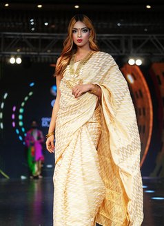 SHEMALE RUHI PAUL( BIG 34-7+DICK) - Acompañantes transexual in New Delhi Photo 10 of 19