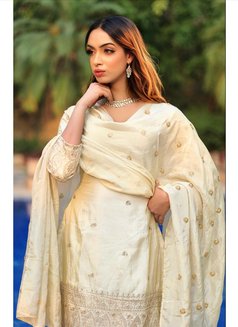 SHEMALE RUHI PAUL( BIG 34-7+DICK) - Acompañantes transexual in New Delhi Photo 15 of 19