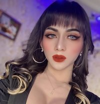 Shemale Sky Big Cock Thai Transsexual Escort In Dubai