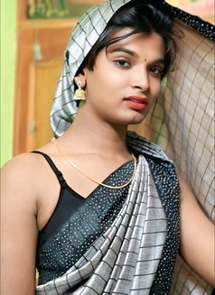 Shemale Tamil Ponnu Ladyboy Coimbatore - Acompañantes transexual in Coimbatore Photo 1 of 3