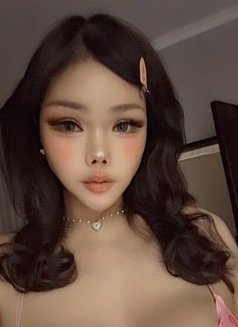 Shemale Thailand White and soft skin - Transsexual escort in Riyadh Photo 8 of 14