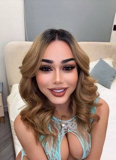 Shemale ,top bottom, both - Acompañantes transexual in Riyadh Photo 6 of 11