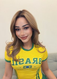 Shemale ,top bottom, both - Acompañantes transexual in Riyadh Photo 1 of 15