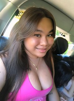Shemale Veronica - Transsexual escort in Manila Photo 1 of 2