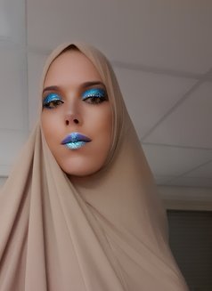 Shemalemuslima - Acompañantes transexual in Dubai Photo 4 of 5