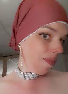 Shemalemuslima - Acompañantes transexual in Dubai Photo 5 of 5