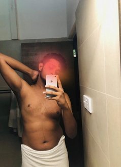Shen Fernando - Male escort in Colombo Photo 2 of 5