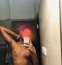 Shen Fernando - Male escort in Colombo