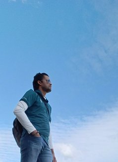 Shen - Male escort in Tokyo Photo 2 of 4