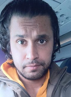 Shen - Male escort in Tokyo Photo 4 of 4