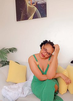 Shen - masseuse in Nairobi Photo 1 of 1