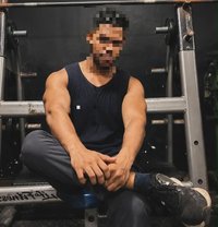 Shenal - Male escort in Colombo