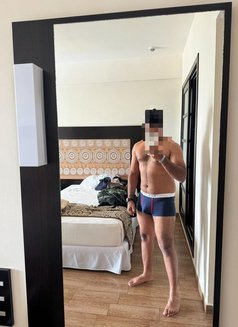 Shenalz Xxx - Acompañantes masculino in Colombo Photo 2 of 6