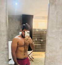 Shenalz Xxx - Acompañantes masculino in Colombo