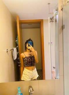 Shenaya Fernando - escort in Colombo Photo 1 of 3