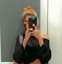 Shenaya Fernando - puta in Colombo