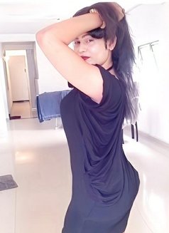 Shenaya Perera - Transsexual escort in Colombo Photo 5 of 8