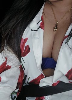 Shenaya - escort in Colombo Photo 5 of 5