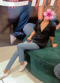 Shenu Baby - Acompañantes transexual in Colombo Photo 3 of 6