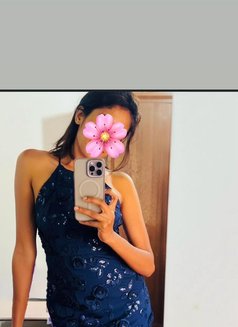 Shenu (University girl ) - escort in Colombo Photo 2 of 8