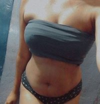 Shenu Fernando - escort in Colombo