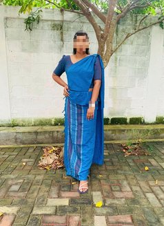 Shenu office girl - escort in Colombo Photo 3 of 7