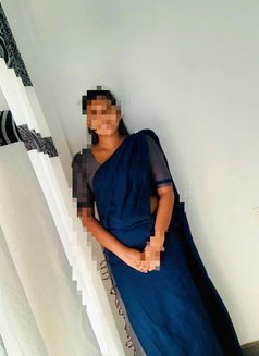 Shenu office girl - escort in Colombo Photo 6 of 7