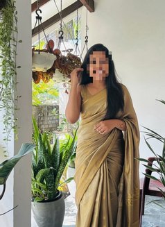 Banu Office girl - escort in Colombo Photo 3 of 8