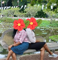 Shenu & Senuri Love Girls! - puta in Colombo