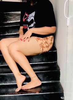 Shenu - escort in Colombo Photo 1 of 3