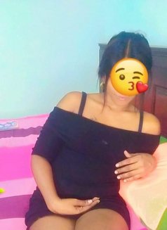 Shenu - adult performer in Dubai Photo 1 of 1