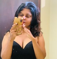 Shenushi (contact on whatsapp) - escort in Colombo