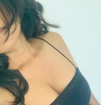 Shenushi (contact on whatsapp) - escort in Colombo
