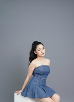 Sheren - Queen on the bed - escort in Jakarta Photo 1 of 4