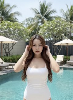 Sheren - Queen on the bed - escort in Jakarta Photo 2 of 4