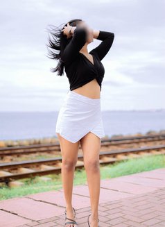 Sheril Fernando GFE (OFFICE Girl) - puta in Colombo Photo 1 of 18