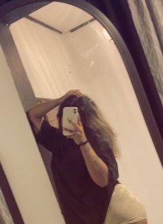 Sherin Amisha - escort in Colombo Photo 7 of 8