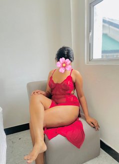 Sherin Amisha - puta in Colombo Photo 5 of 18