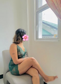 Sherin Amisha - puta in Colombo Photo 7 of 18